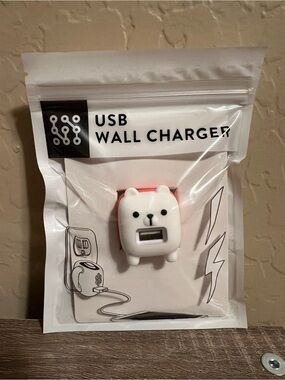 Target Bullseye Polar Bear USB Wall Charger Christmas Winter Holiday Vivitar NWT
